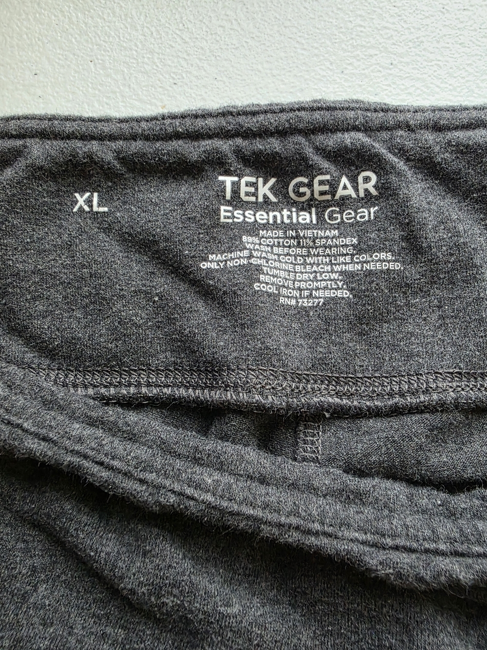 Tek Gear Women's Midrise Charcoal Basic Capris - Picture 2 of 3